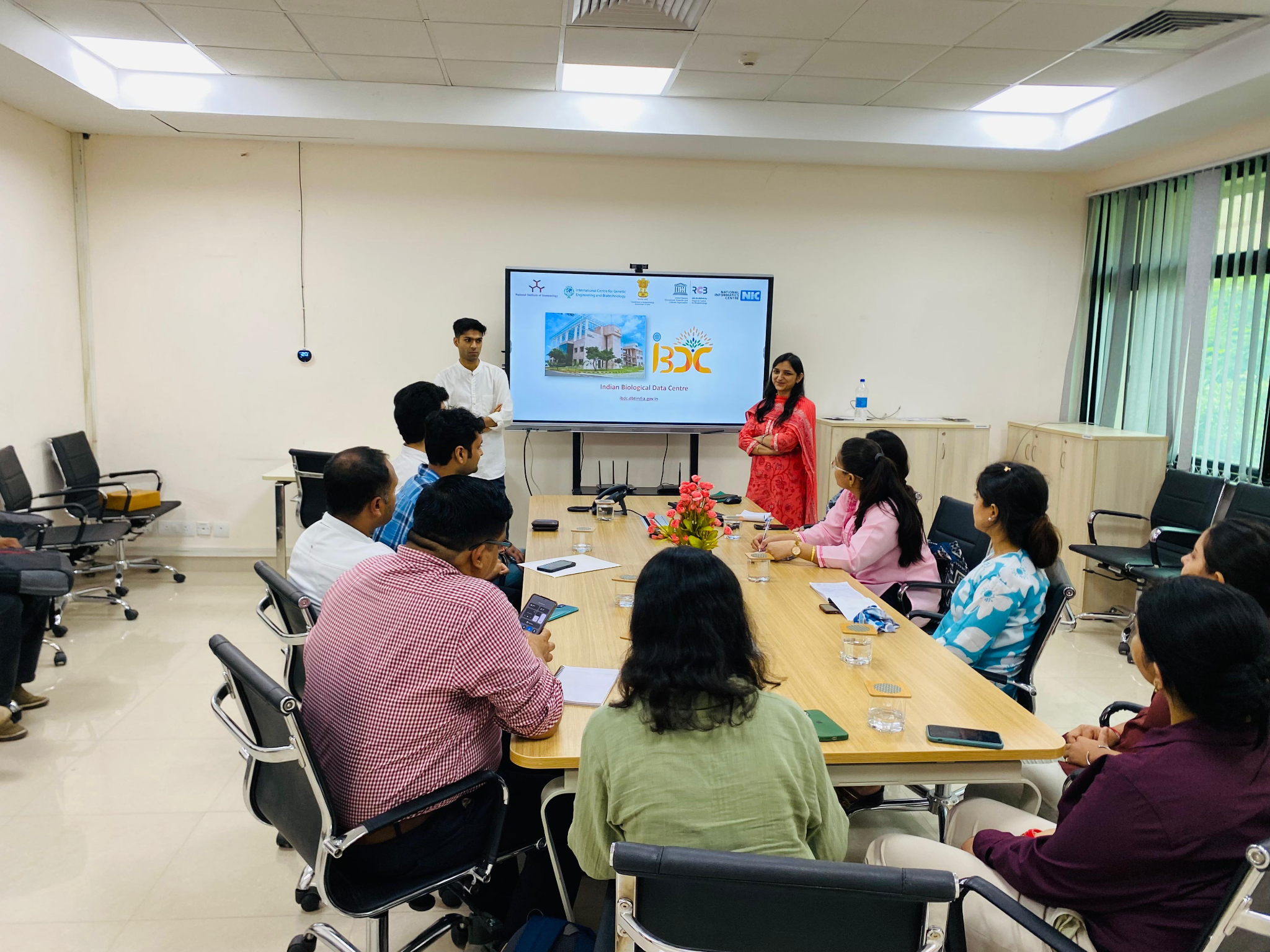 Students visit photo 26